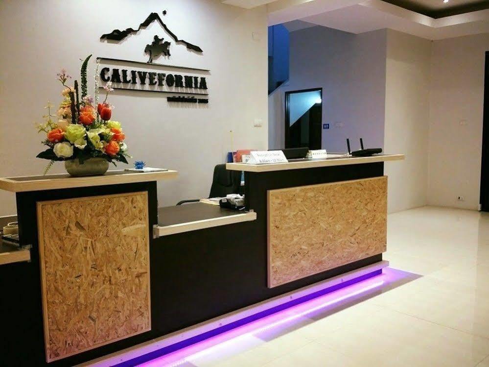 Calivefornia 2016 Hotel Чианг Рай Екстериор снимка